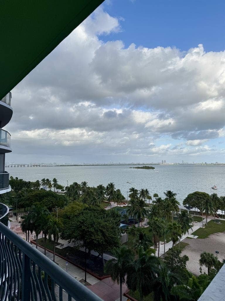 Room for Rent - Edgewater