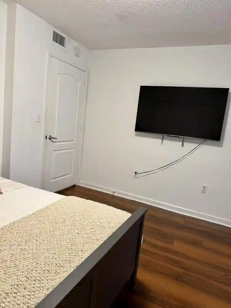 Room for Rent - Edgewater