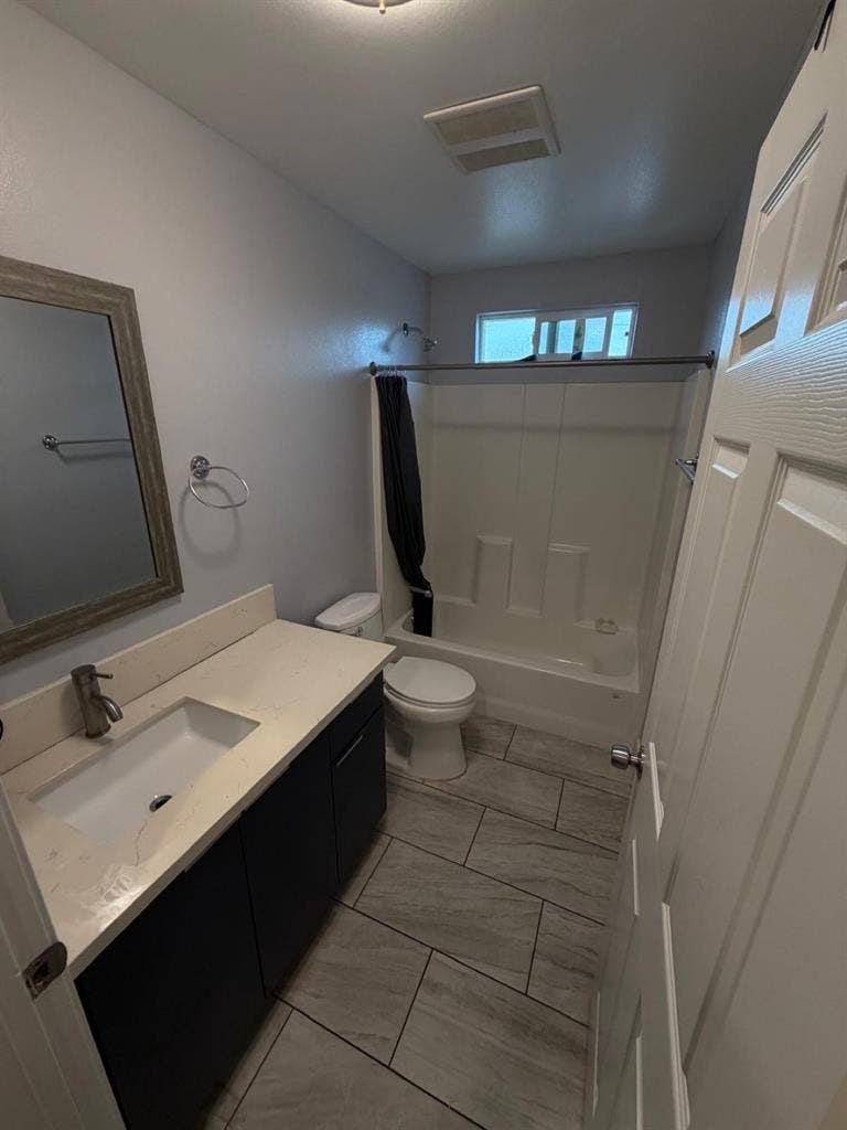 Habitación con baño compartido