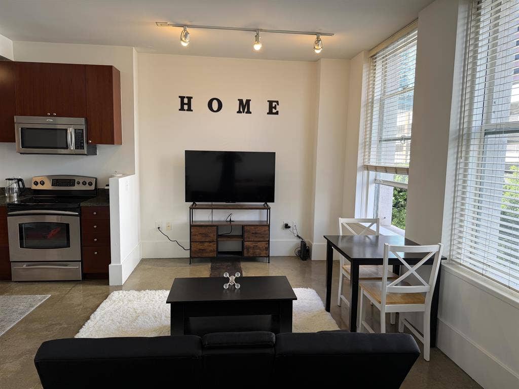 Furnished Studio in DTLA