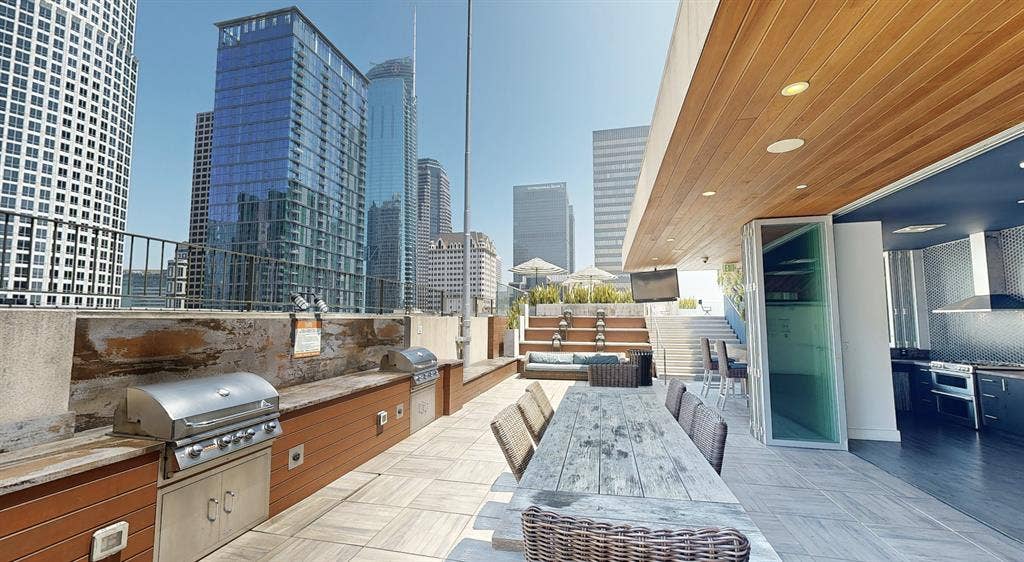 Furnished Studio in DTLA