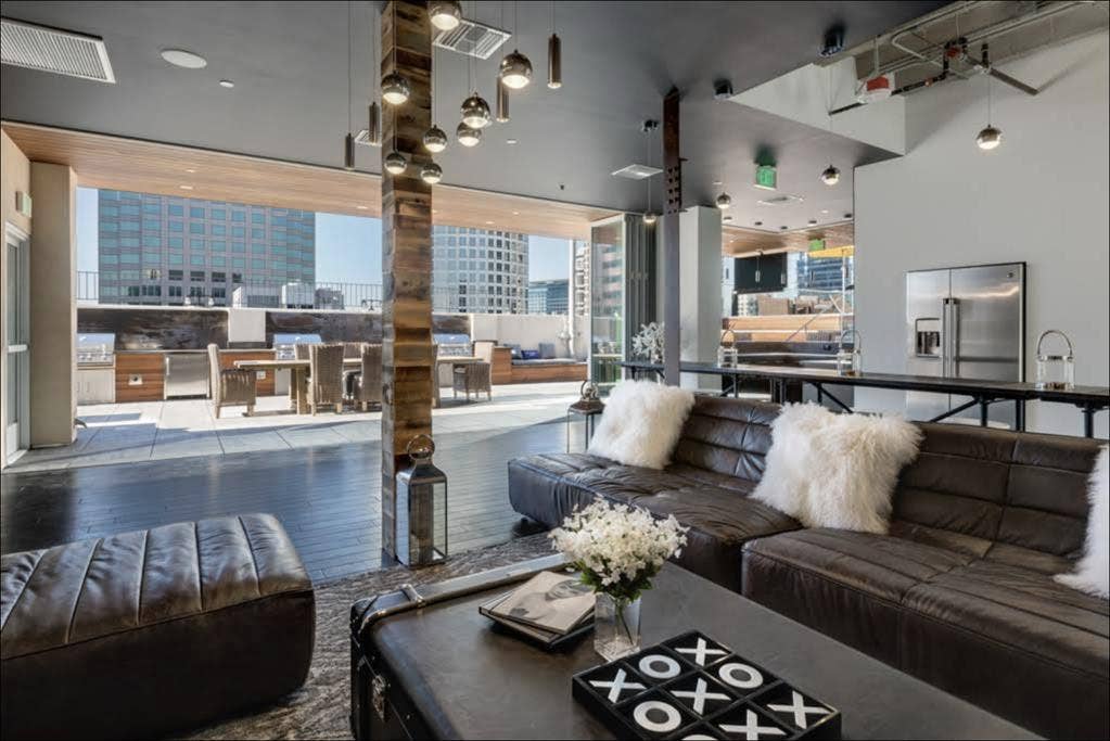 Furnished Studio in DTLA