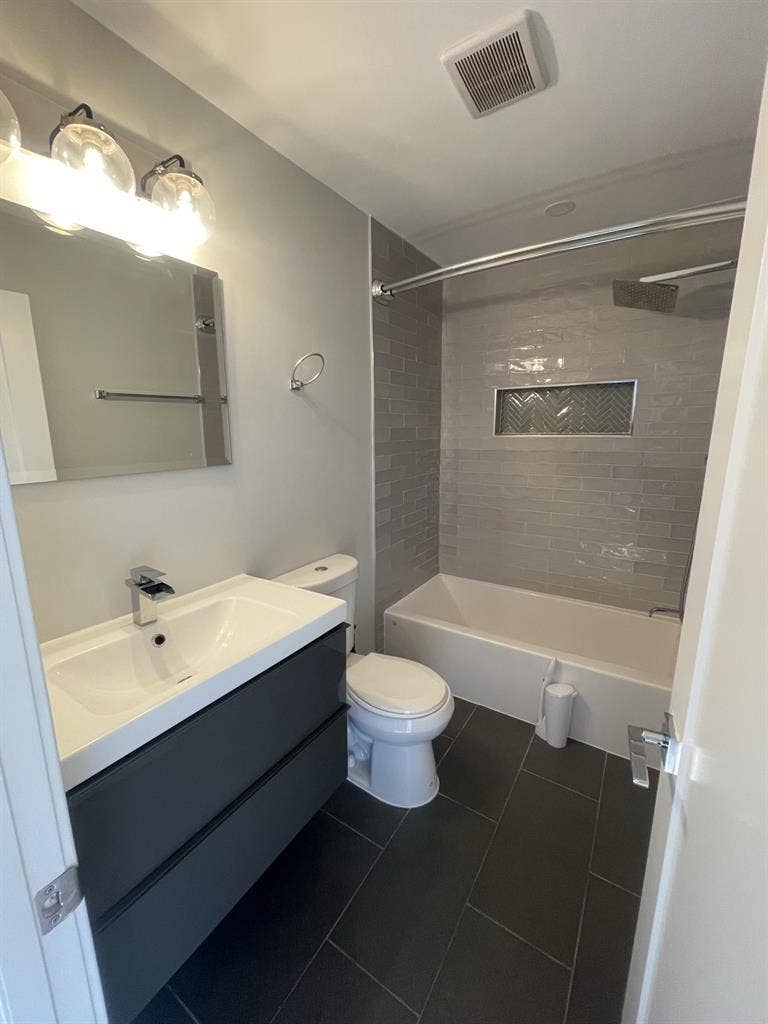 New* Bedrooms in Brentwood!