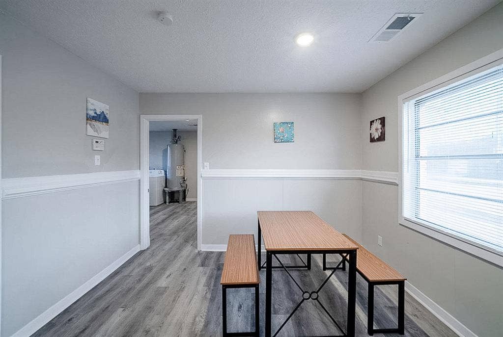 7 BR in Pasadena