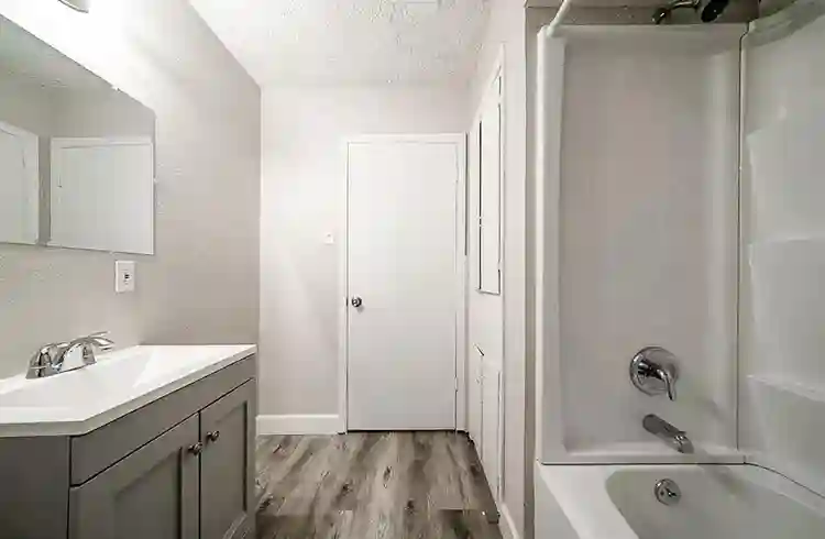 7 BR in Pasadena