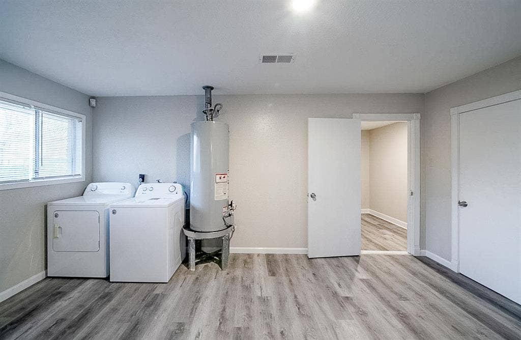7 BR in Pasadena