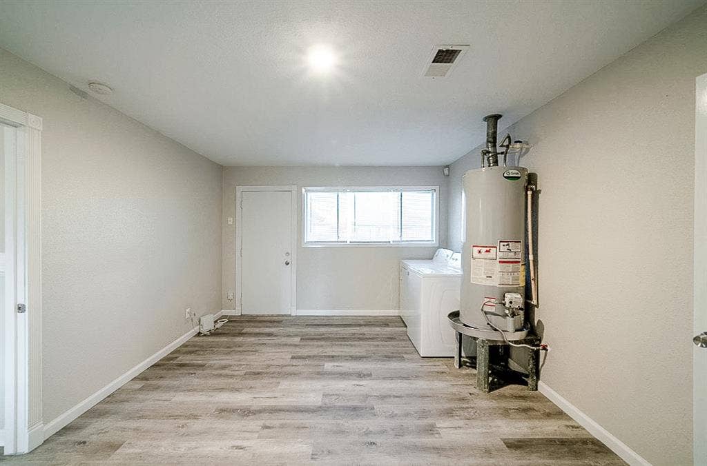 7 BR in Pasadena