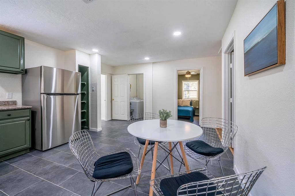 6 BR in Houston