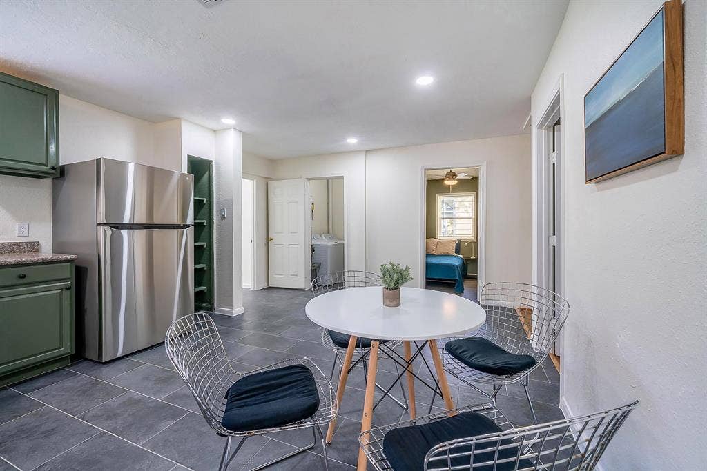 6 BR in Houston