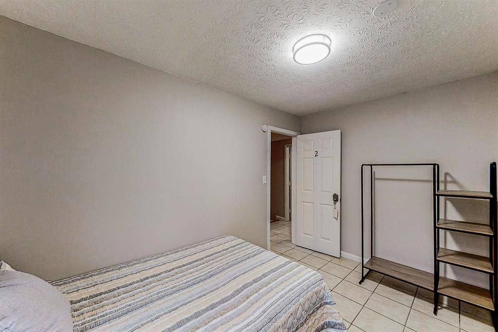 7 BR in Riverdale