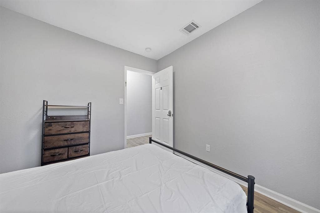 8 BR in Houston