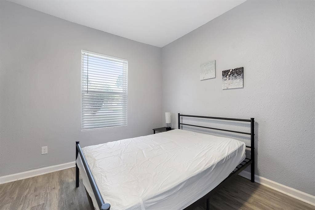 8 BR in Houston