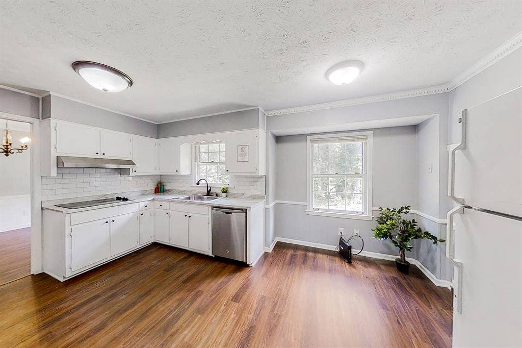 8 BR in Stone Mountain