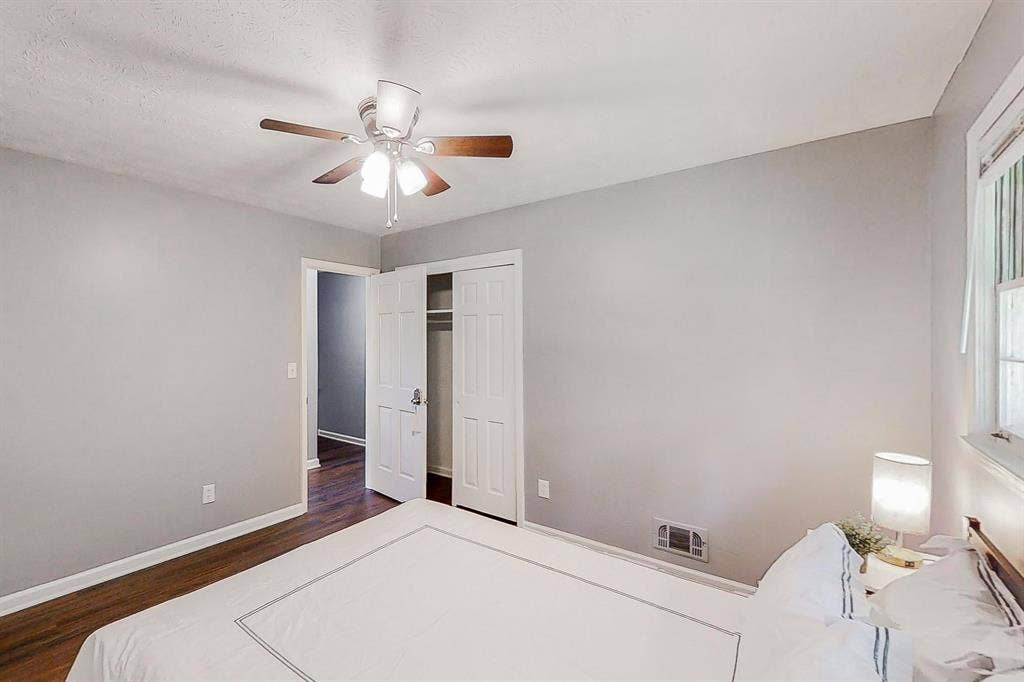 8 BR in Stone Mountain