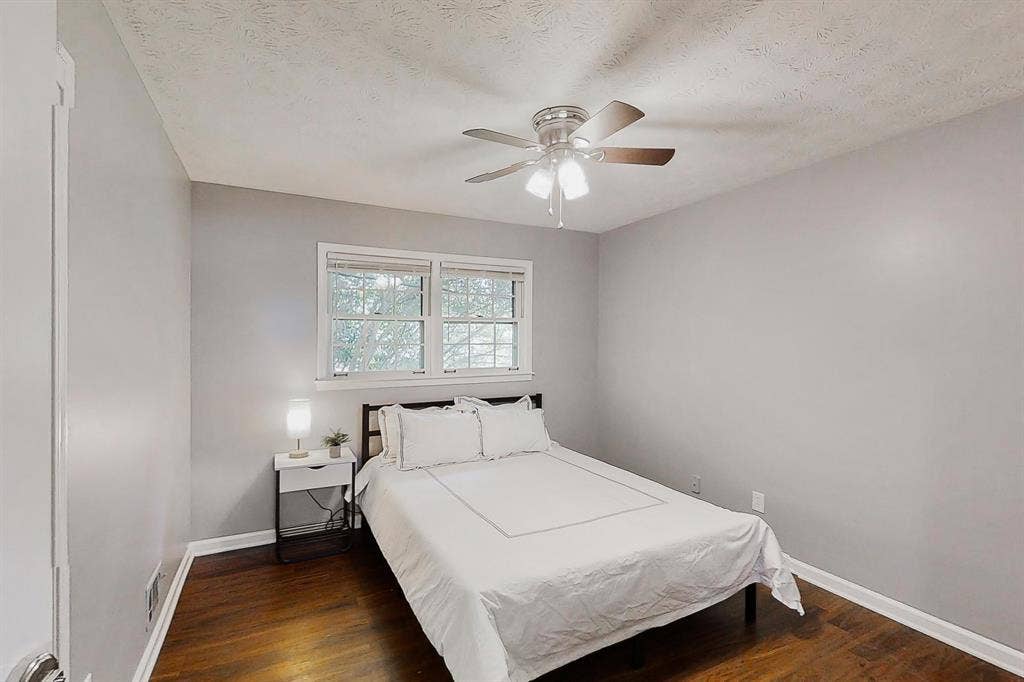 8 BR in Stone Mountain