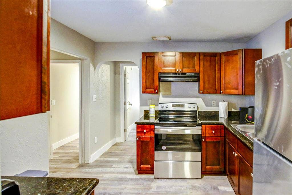 6 BR in St. Petersburg