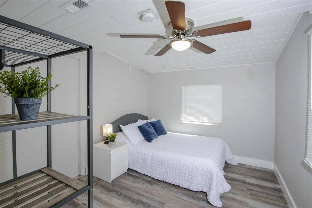 6 BR in St. Petersburg