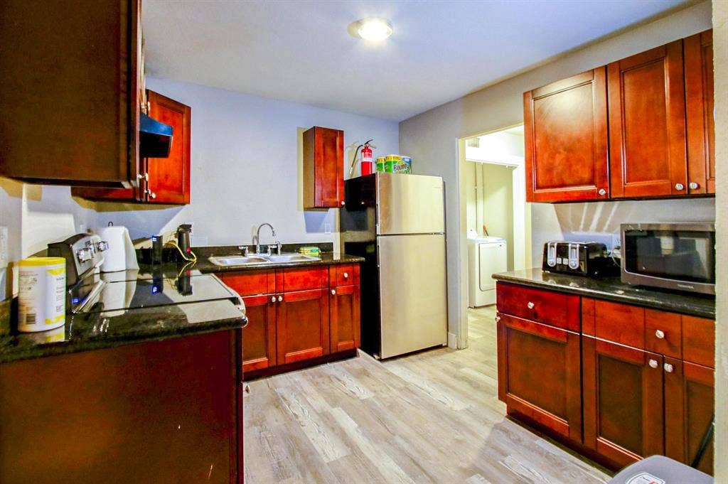 6 BR in St. Petersburg