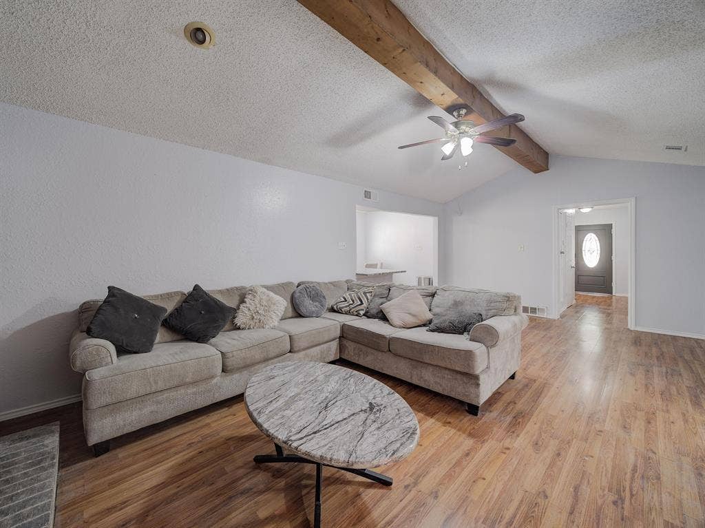 8 BR in Dallas