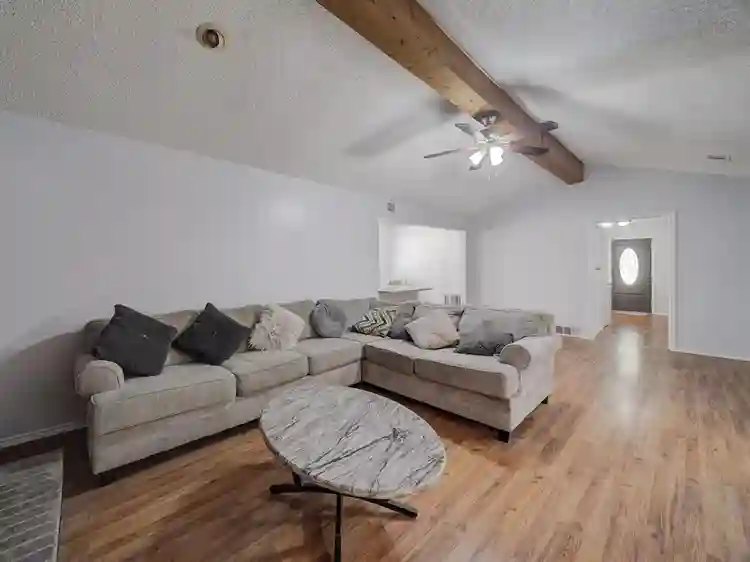 8 BR in Dallas