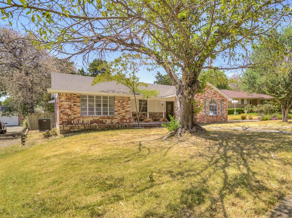 8 BR in Dallas