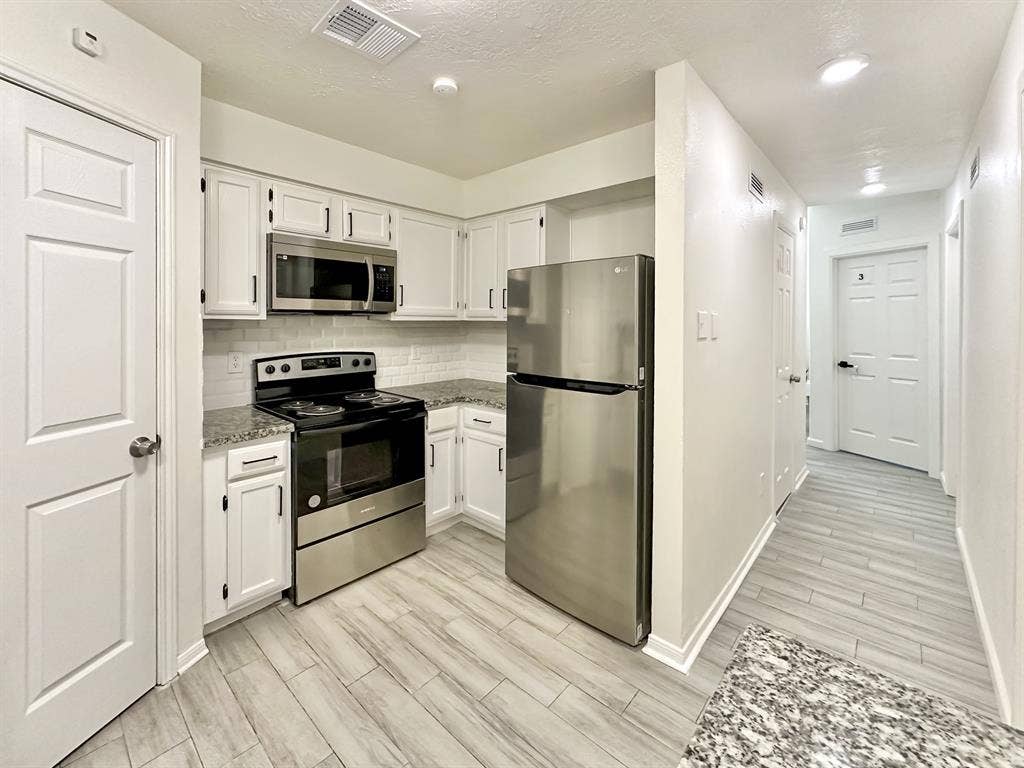 8 BR in Houston