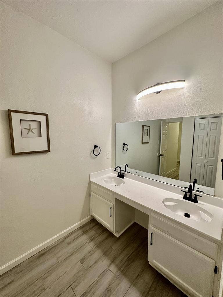 8 BR in Houston