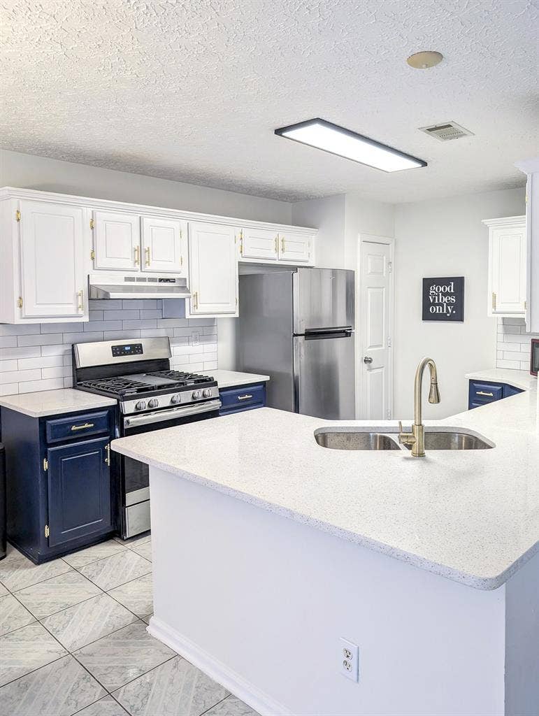9 BR in Riverdale