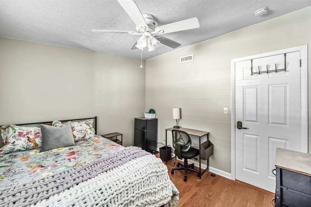 6 BR in Jacksonville