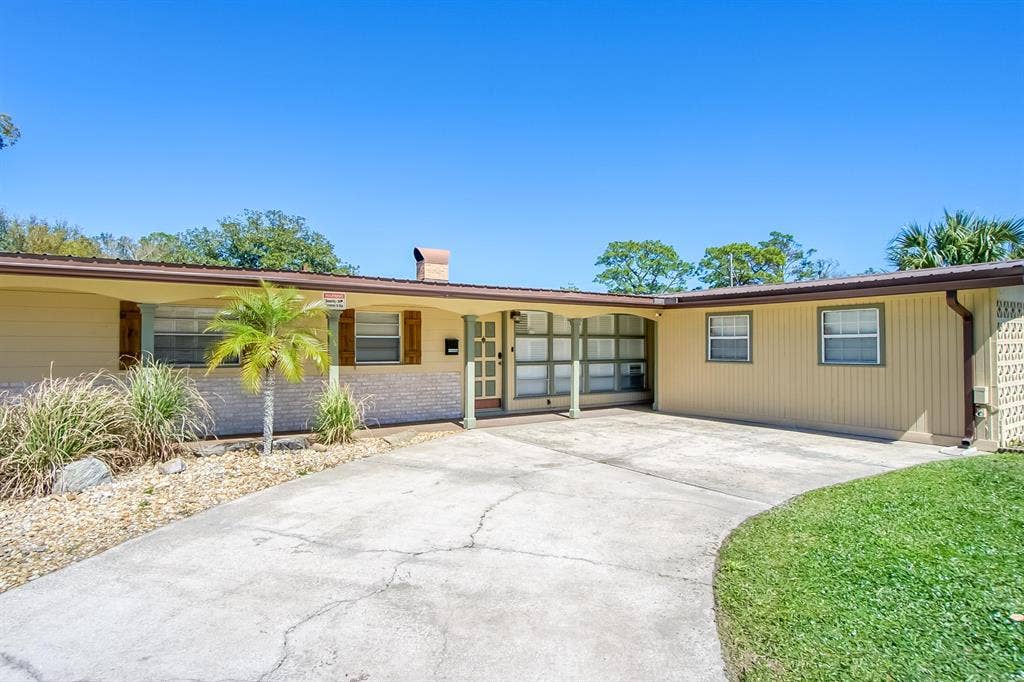 6 BR in Jacksonville