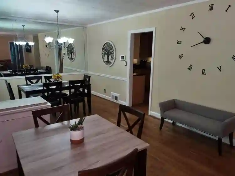 6 BR in Atlanta