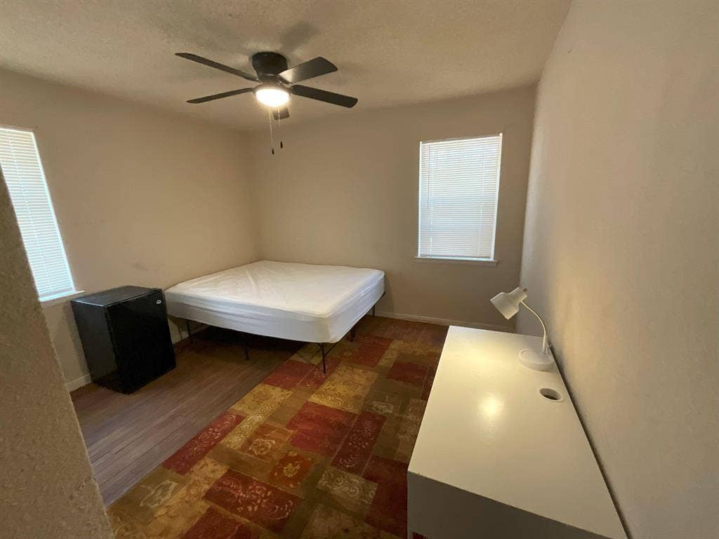 5 BR in Dallas