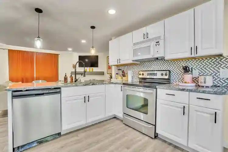4 BR in Denver