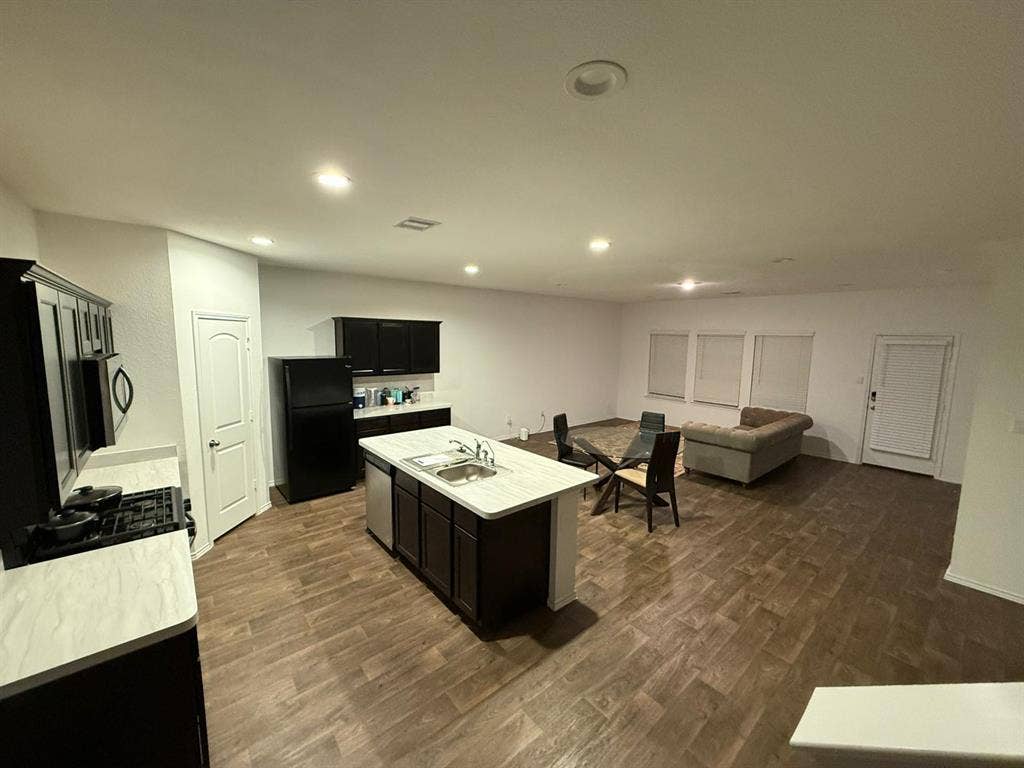6 BR in Katy