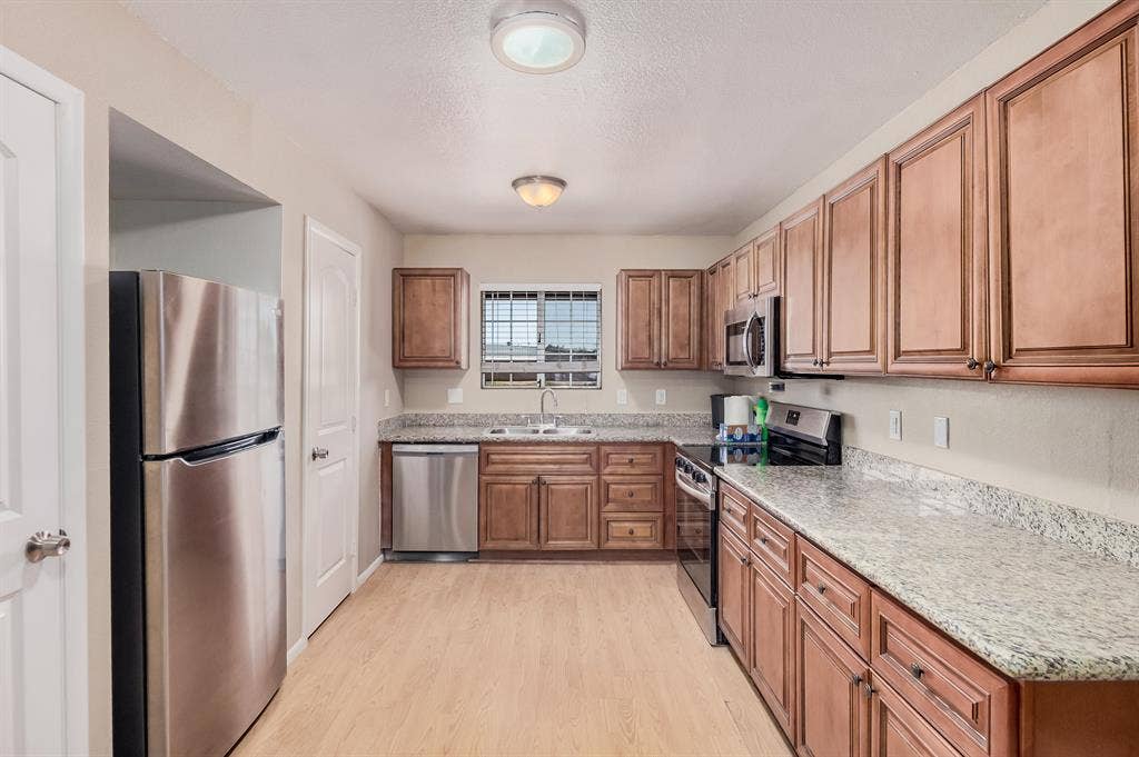8 BR in Mesa