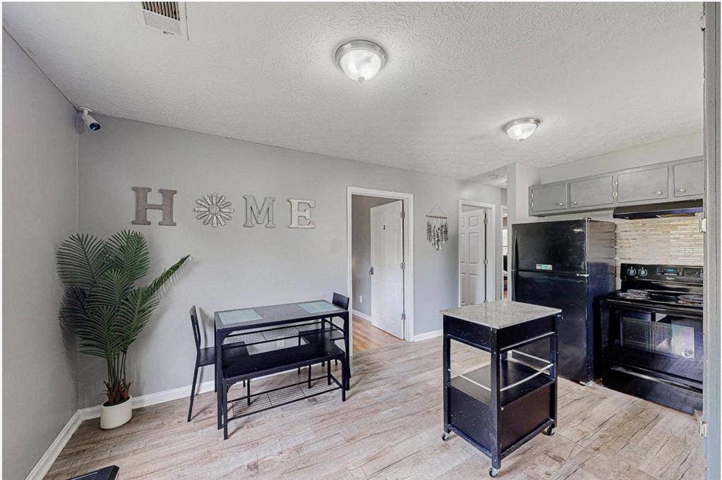 3 BR in Douglasville