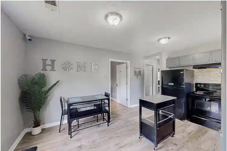 3 BR in Douglasville