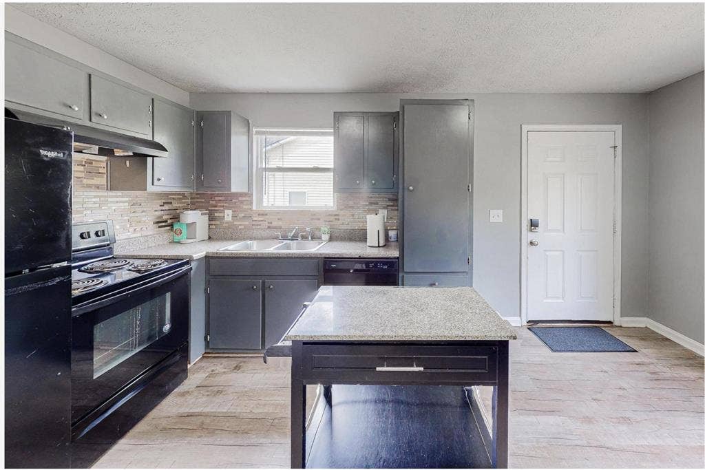 3 BR in Douglasville