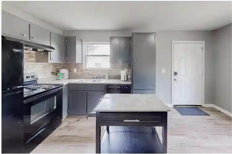 3 BR in Douglasville