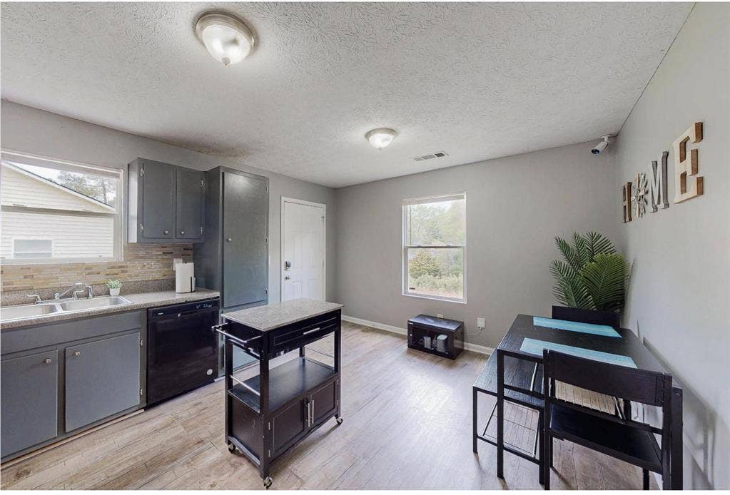 3 BR in Douglasville