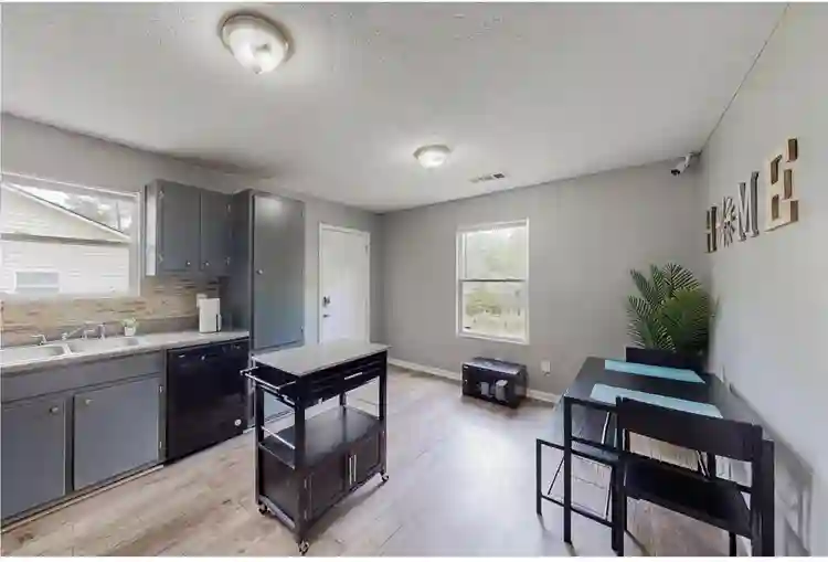 3 BR in Douglasville