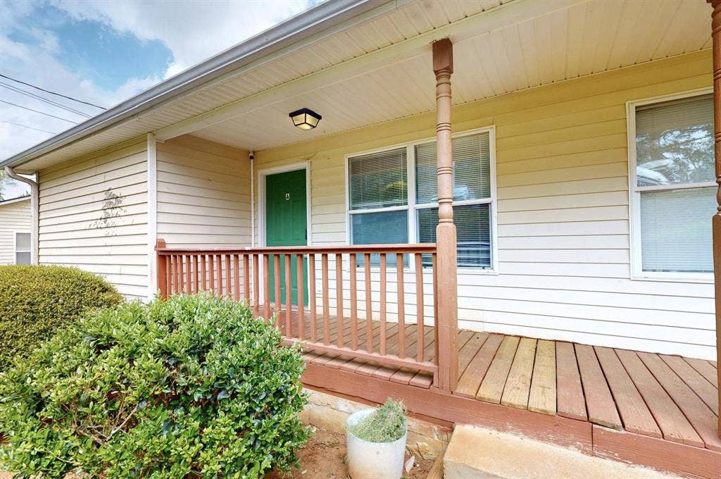 3 BR in Douglasville