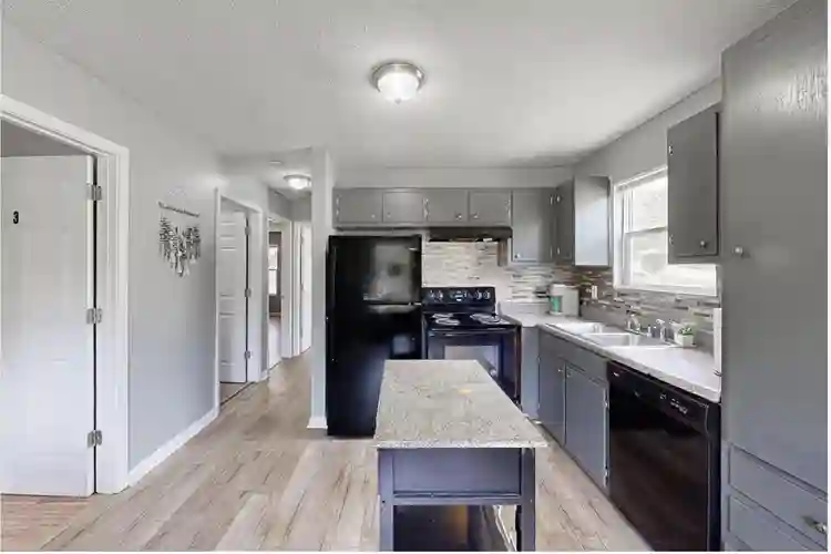 3 BR in Douglasville