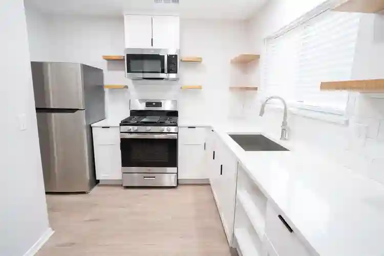 4 BR in Austin