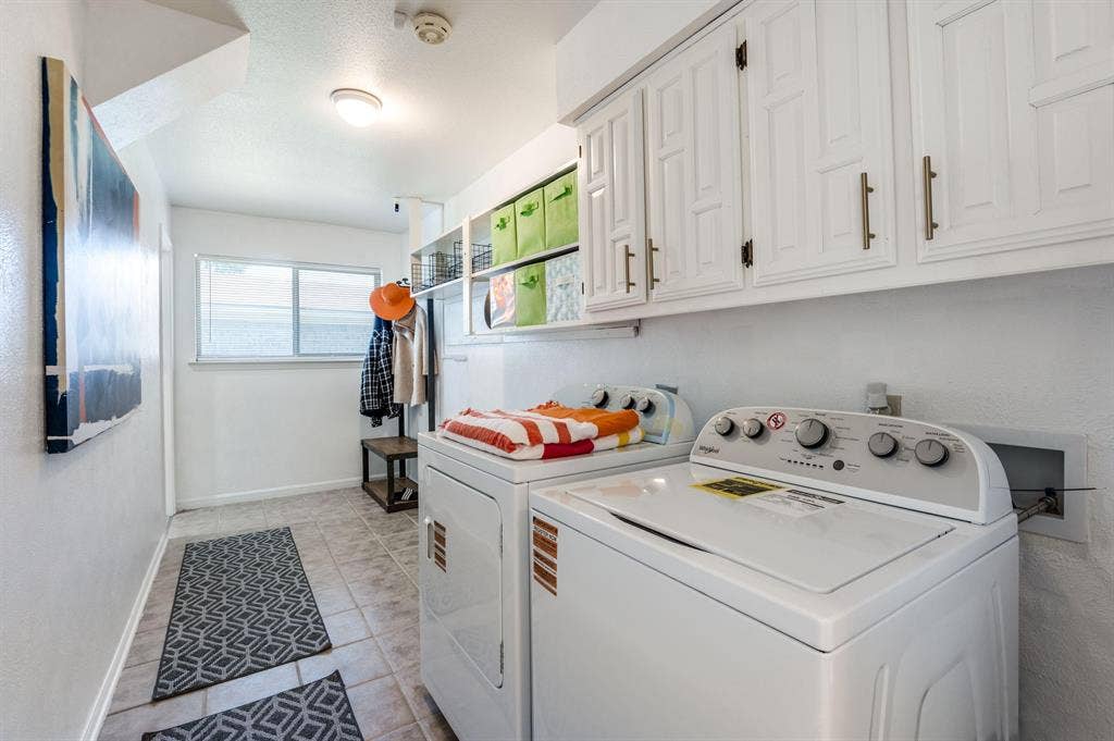 6 BR in Carrollton