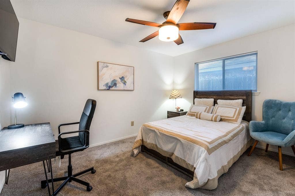 6 BR in Carrollton