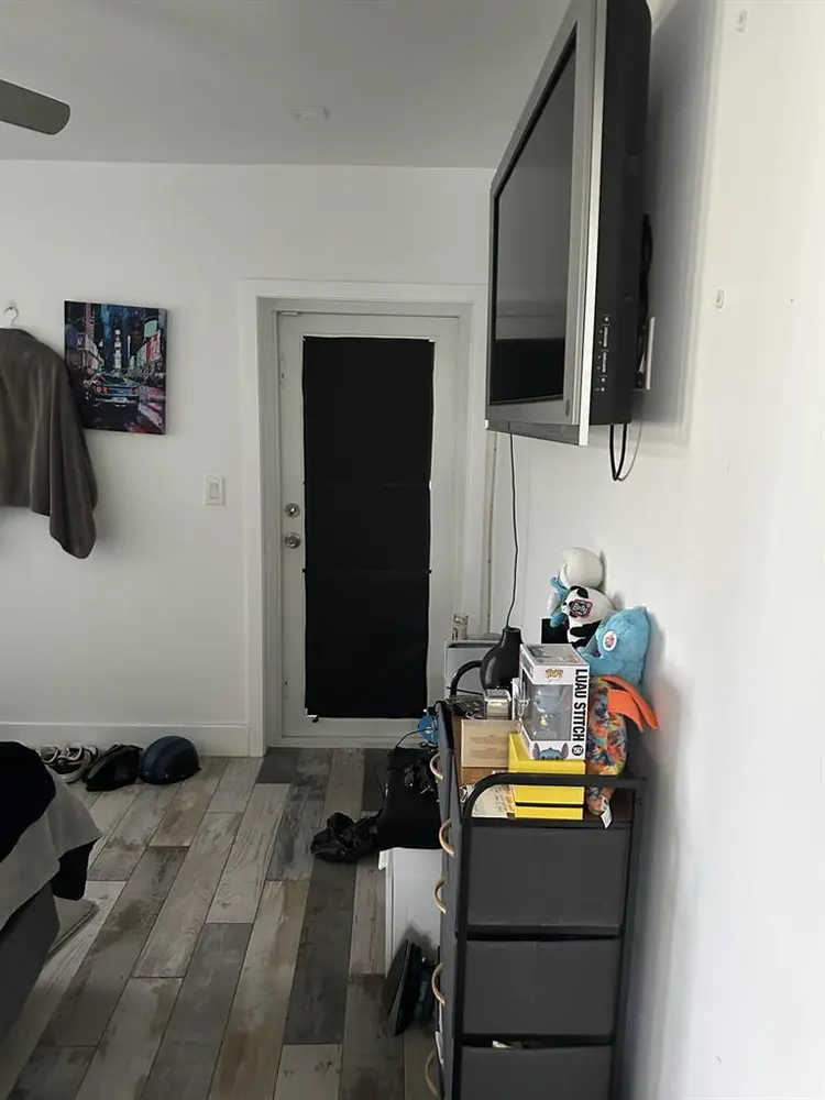 Room for rent with private entrance