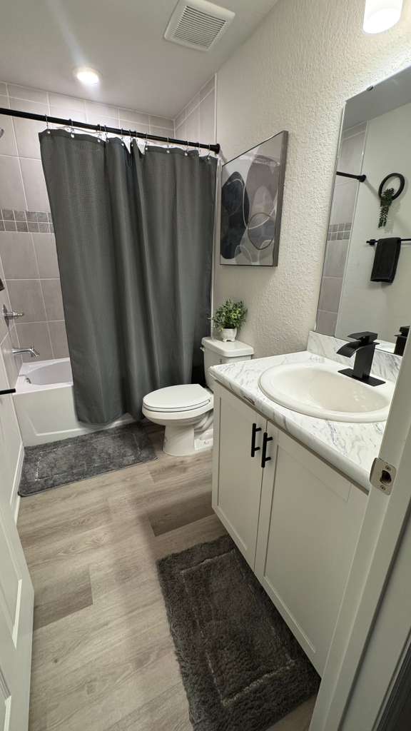 Priv. Room & Bath Near Lake Nona