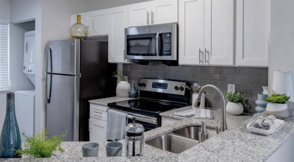 Looking for female roommate