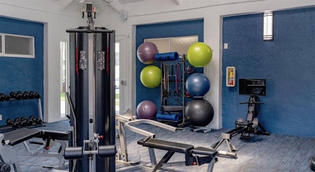 Looking for female roommate